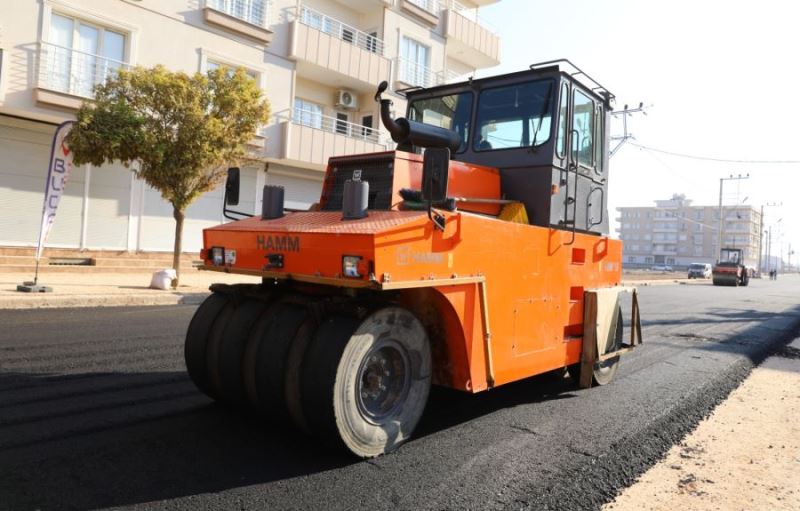 Kızıltepe Ali Ertaş Caddesinde asfalt serimi başladı