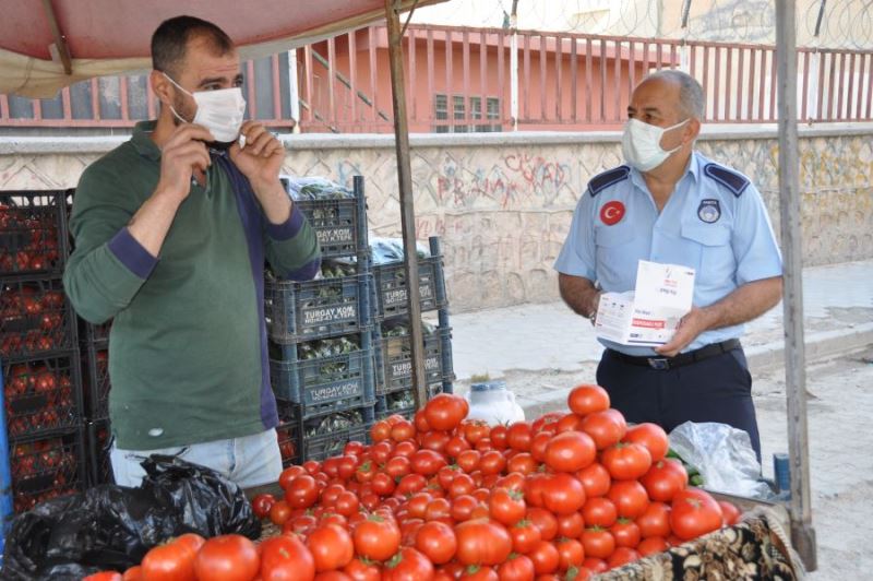 Pazar yerleri açıldı esnaf da vatandaş da sevindi