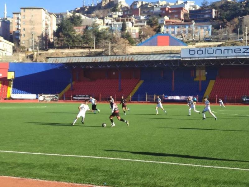 Futbol Genç Erkekler-Kızlar Grup Müsabakaları Başladı