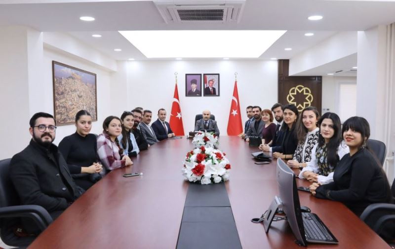 Vali Demirtaş, Türkiye birincisi olan gençleri kabul etti