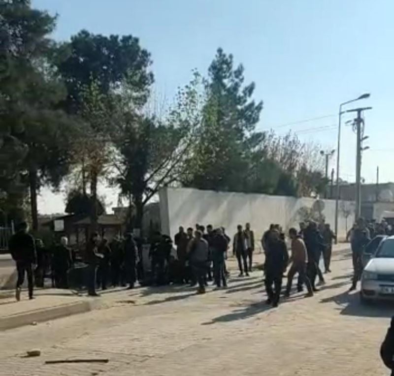 ’de adliye önünde çıkan kavgada 1 kişi öldü, 11 kişi yaralandı