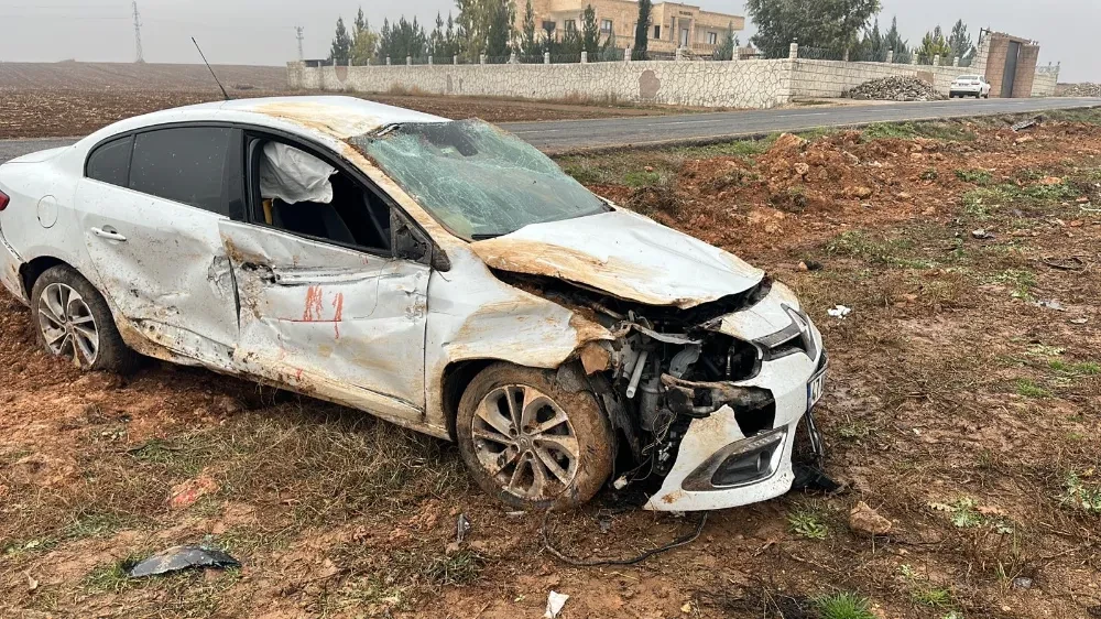 Kızıltepe’de yoldan çıkan otomobilde bulunan 3 kişi yaralandı