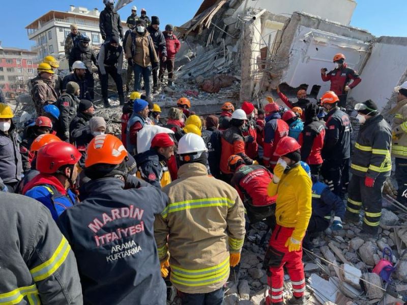 Gaziantep’de 129 saat sonra enkazdan 5 kişi kurtarıldı