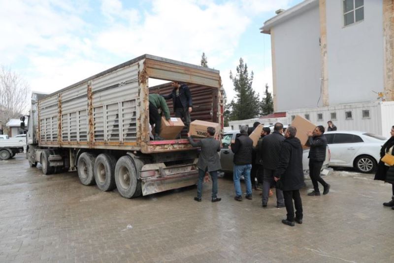 Mardin Büyükşehir Belediyesi dört koldan yardımlarına devam ediyor