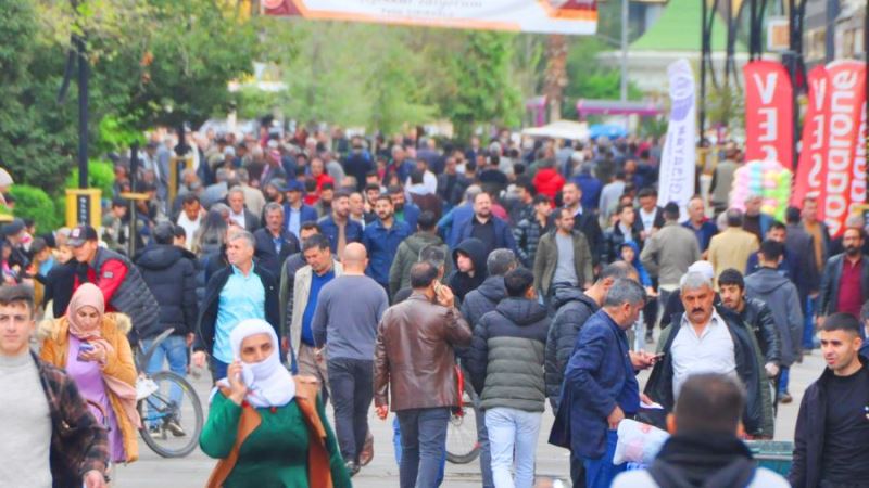 Kızıltepe’de çarşı pazarda bayram yoğunluğu