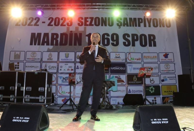 Vali Demirtaş, Şampiyon Mardin 1969 Spor’un Kupa Törenine Katıldı