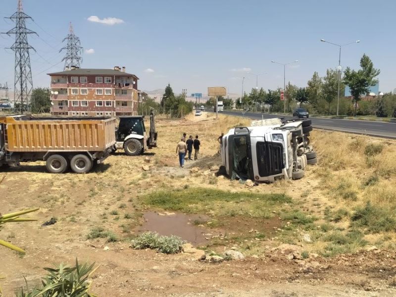 Kızıltepe’de zincirleme trafik kazası: 3 yaralı