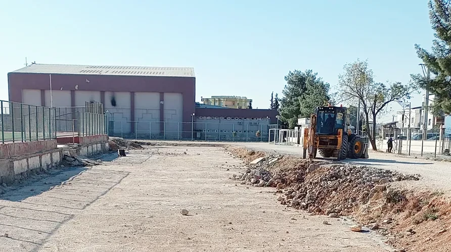 Kızıltepe stadyumunda tribün çalışmasına başlandı