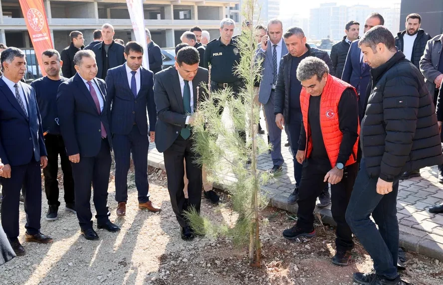 Kaymakam Şahin  fidan dikimi etkinliğine katıldı