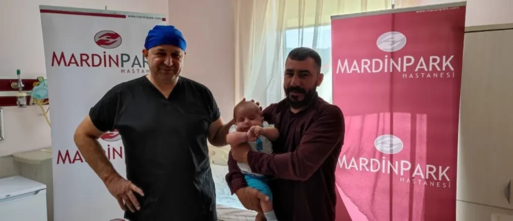 Mardin’de böbrek kanalında sorun olan 3 aylık bebeğe ilk defa bu ameliyat yapıldı