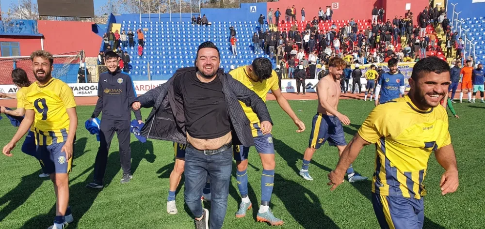 Kızıltepe 47 spor son dakikada bulduğu golle şampiyonluk yolunda büyük avantaj yakaladı,