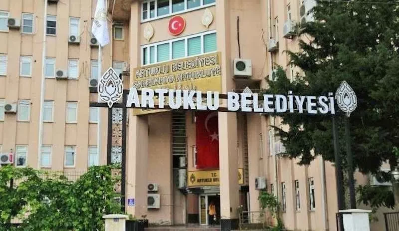 Artuklu Belediyesi’nden Mardin’de çöp taşıyan kadrolu eşekler açıklaması