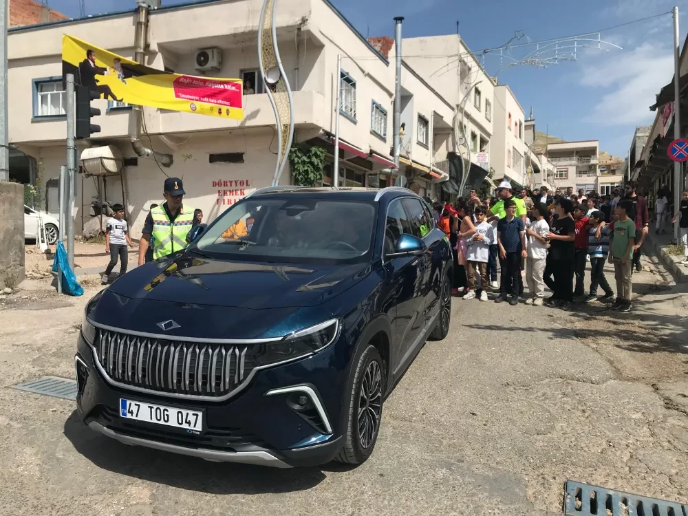 DERİK’TE TOGG’ LA TRAFİK HAFTASI KUTLANDI 