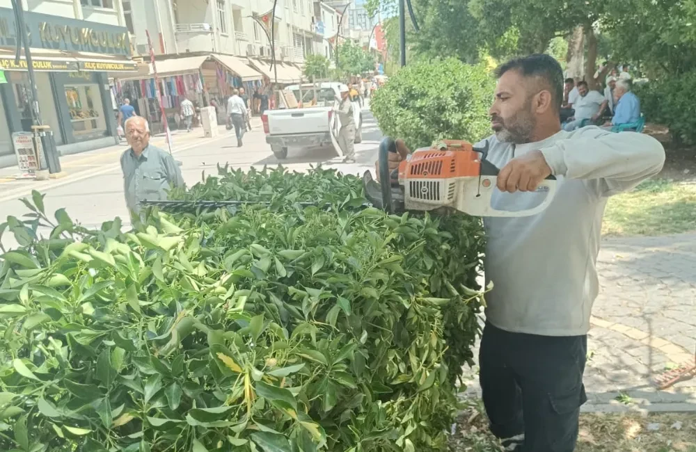 Cumhuriyet Meydanında Bakım Onarım Çalışmaları Devam Ediyor