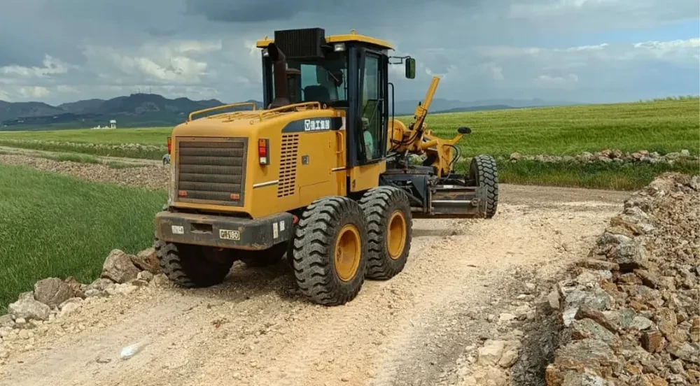 Kırsal mahallelerde yol çalışması devam ediyor