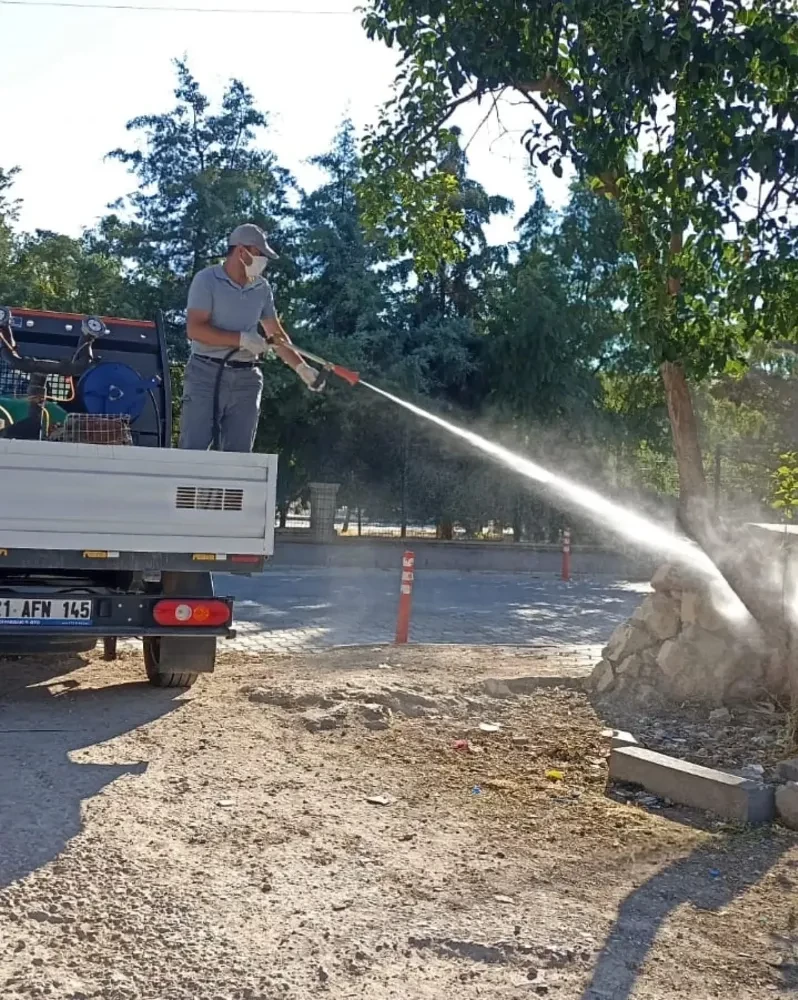 Mazıdağı Belediyesi’nden Haşere ve Mikroplara karşı ilaçlama