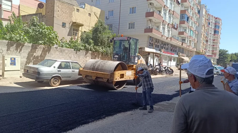 İlçe genelinde yol çalışmaları sürüyor