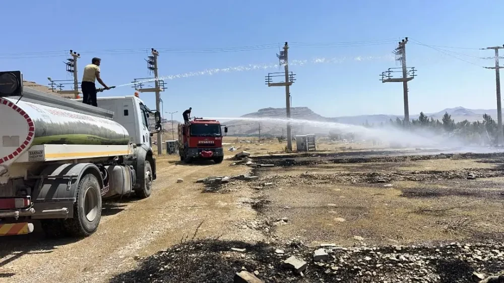 Derik Çadır Kente çıkan yangın kontrol altına alındı