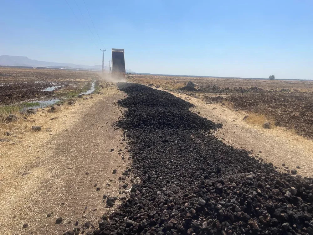 Kırsal mahallelerde yol çalışmaları devam ediyor