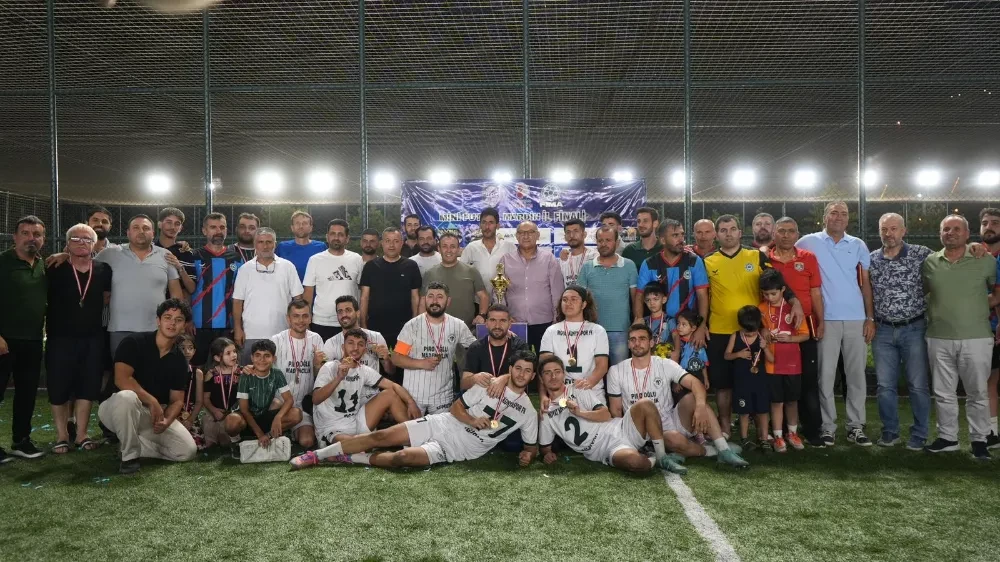 Mardin Mini Futbol Halısa Ligi Şampiyonu Midyat Konyaspor Oldu